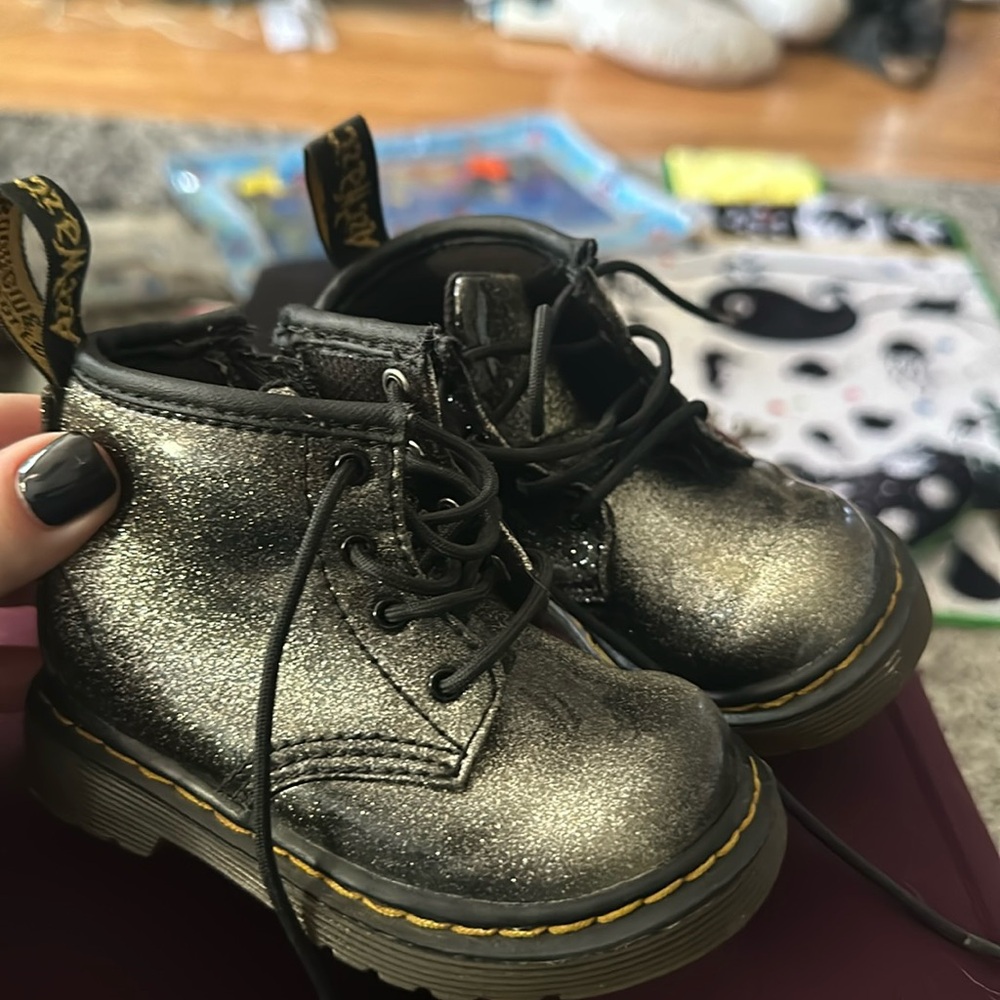 Toddler doc martens